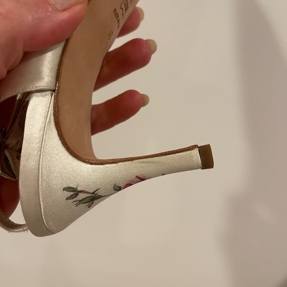 Jimmy Choo Vintage White Floral Women's Wedding Shoes - Picture 15 of 16